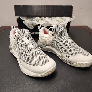 Under Armour Women’s HOVR Block City Volleyball Shoes NEW In Box Size 10